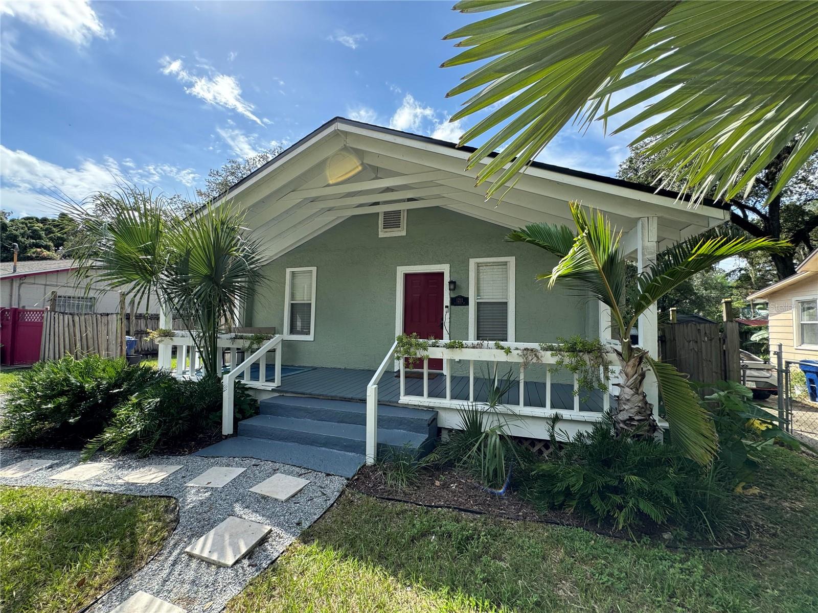 1211 E Curtis St Property Photo