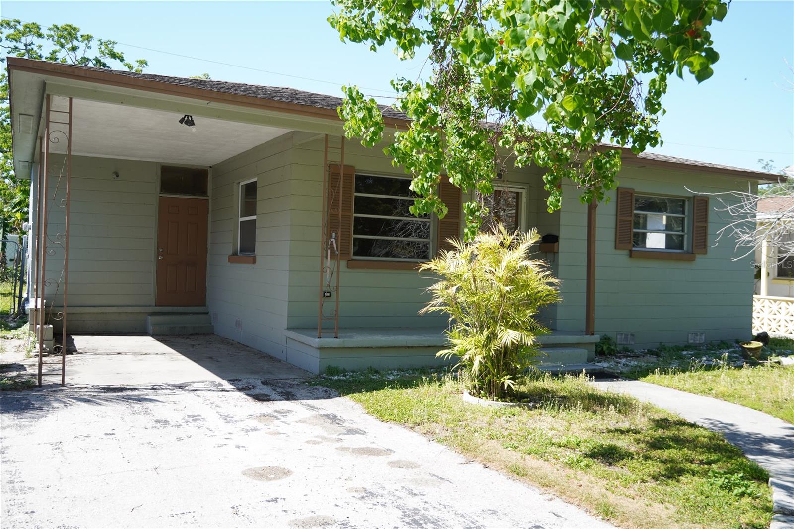 5012 Oxford Ave N Property Photo