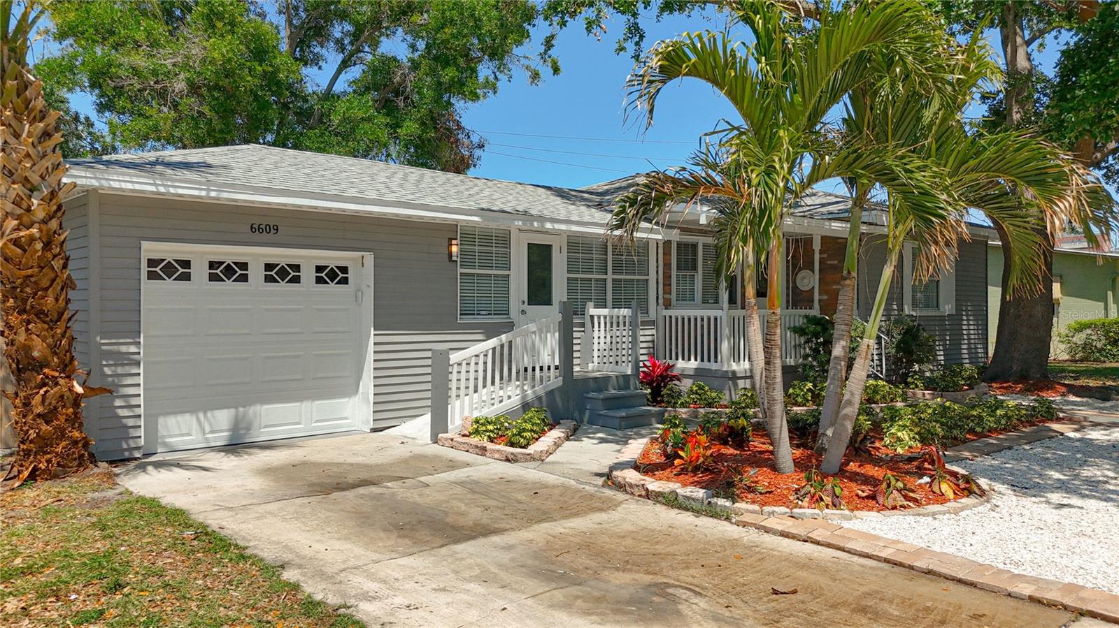 6609 Dartmouth Ave N Property Photo