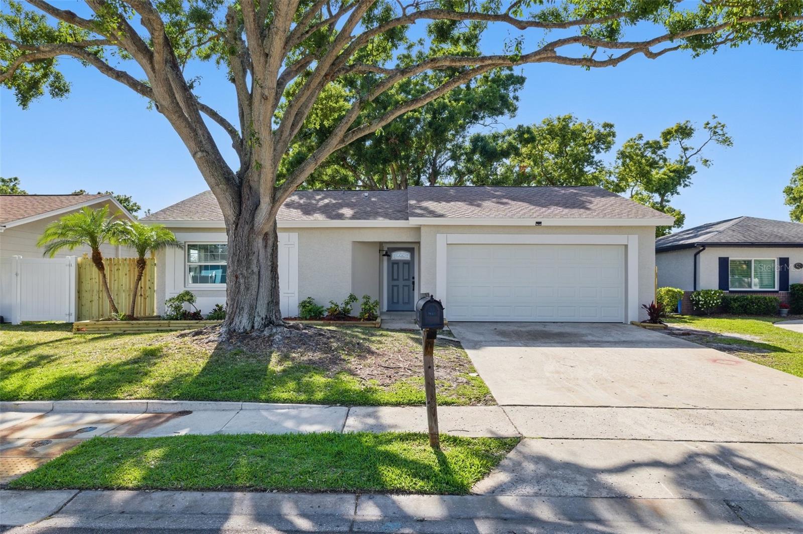 10404 Oakhaven Dr Property Photo