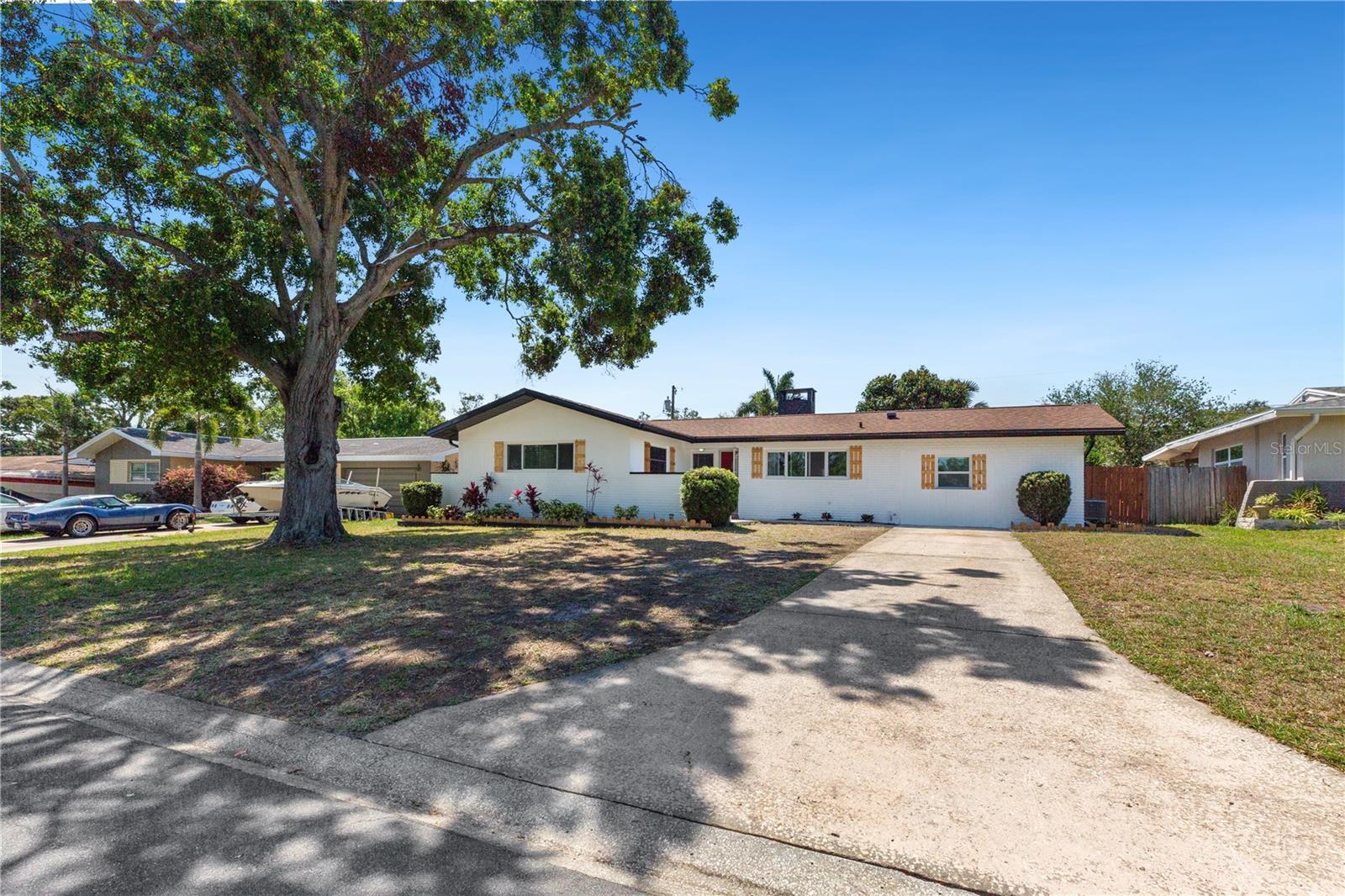 1711 S Patlin Cir Property Photo