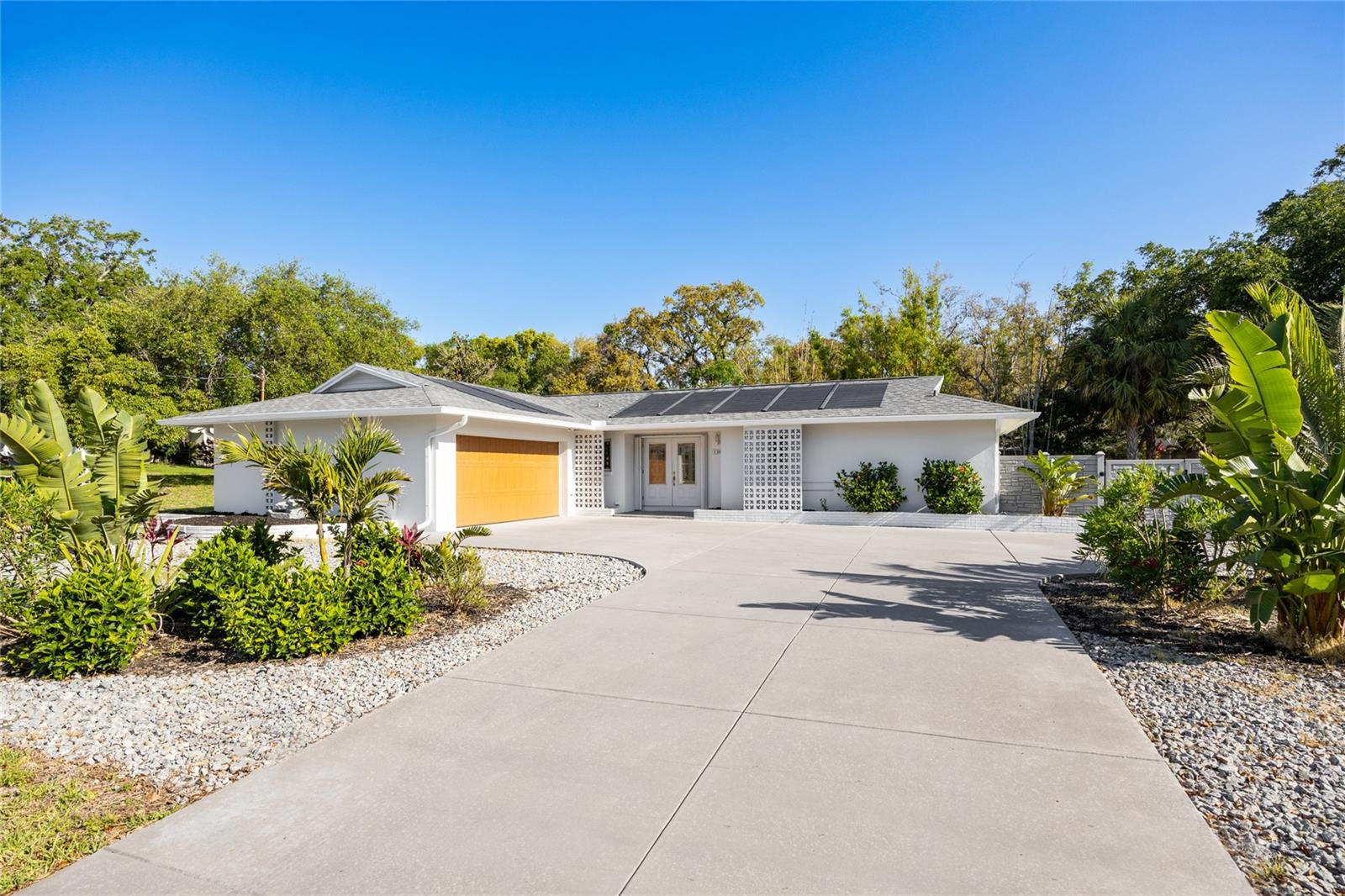 1300 Fairway Dr Property Photo