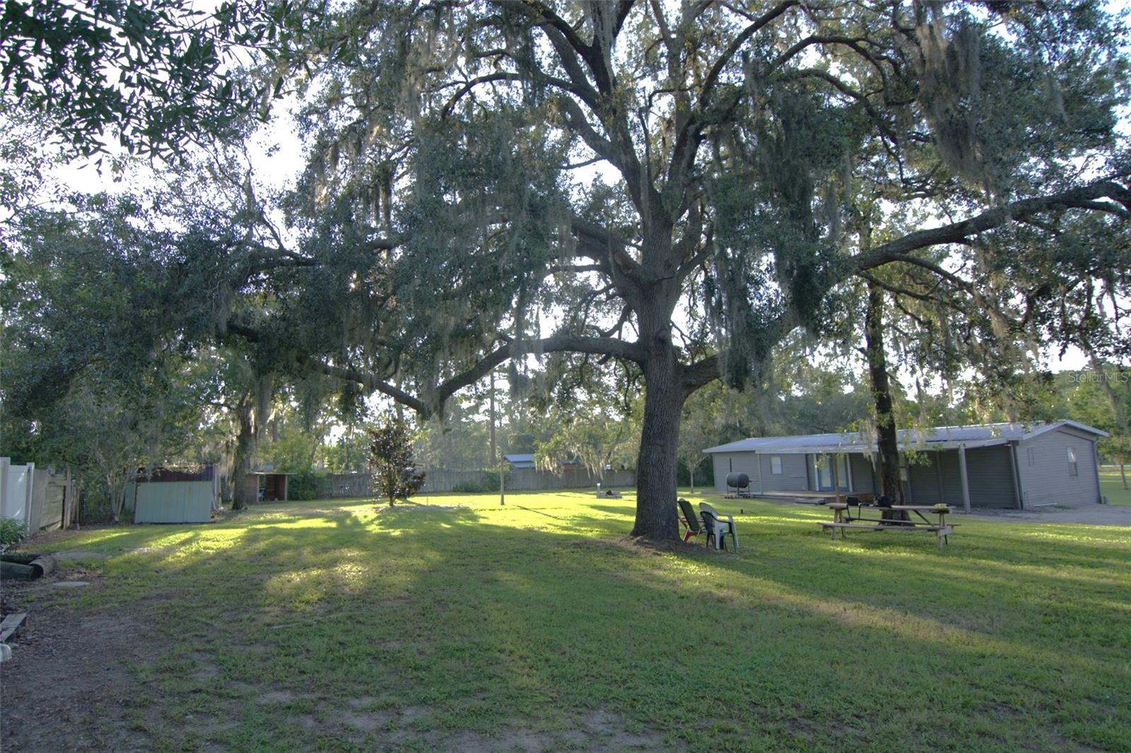 17524 Medley Ave Property Photo