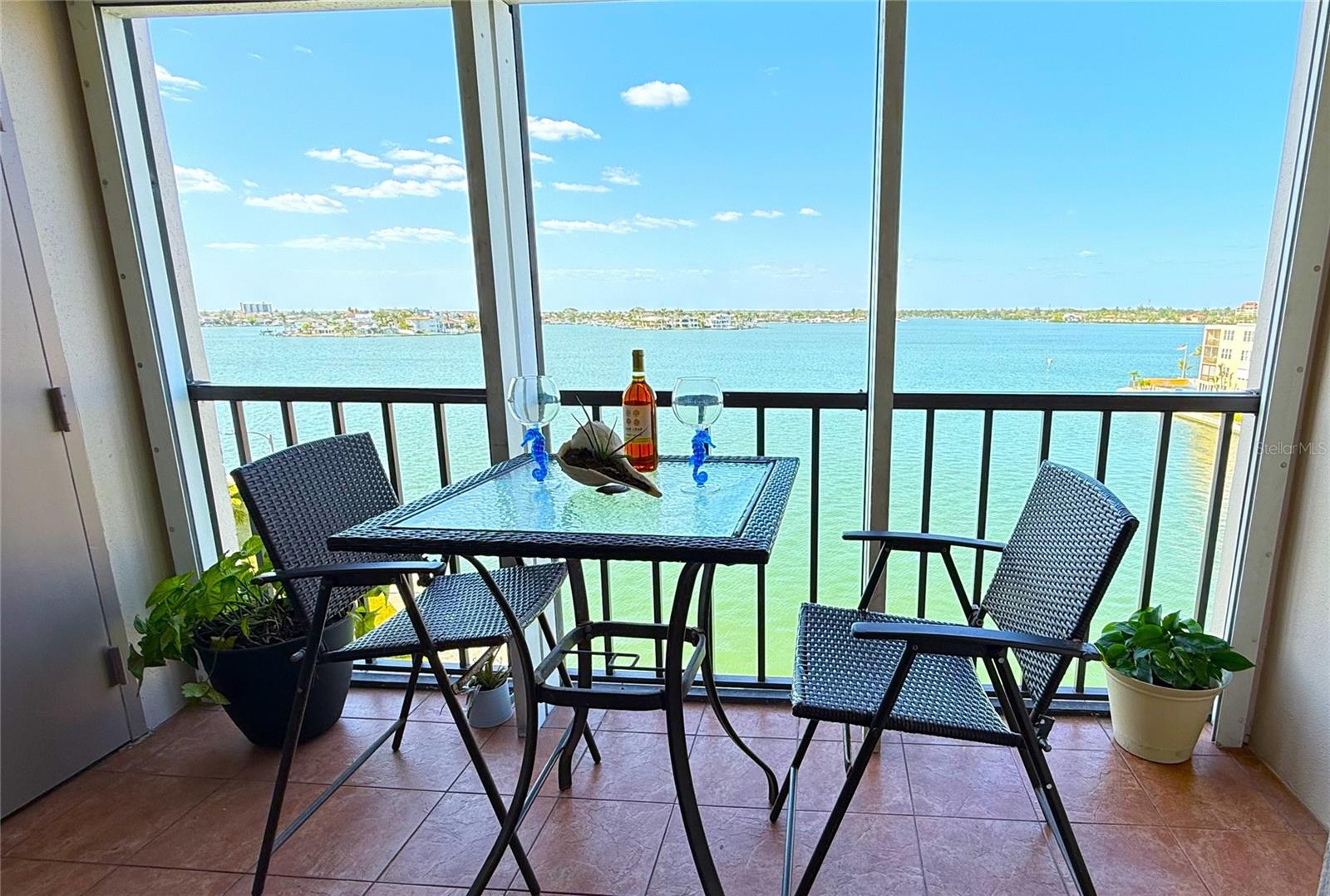7700 Sun Island Dr S #506 Property Photo
