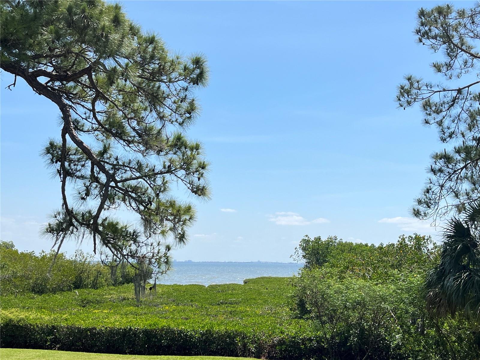N Bayshore Dr Property Photo