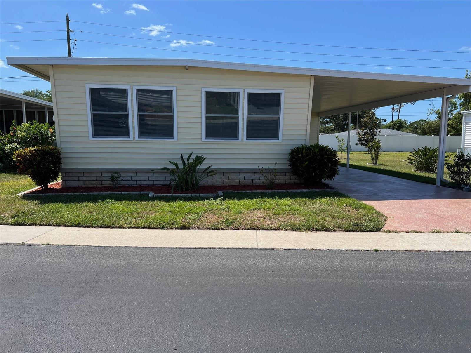 112 Pindo Palm St W Property Photo
