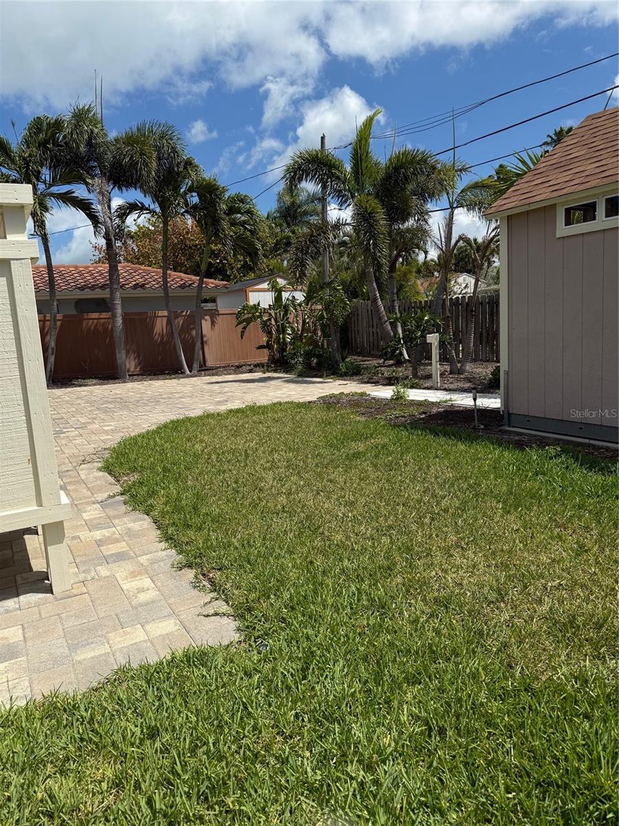 833 Lantana Ave Property Photo 10