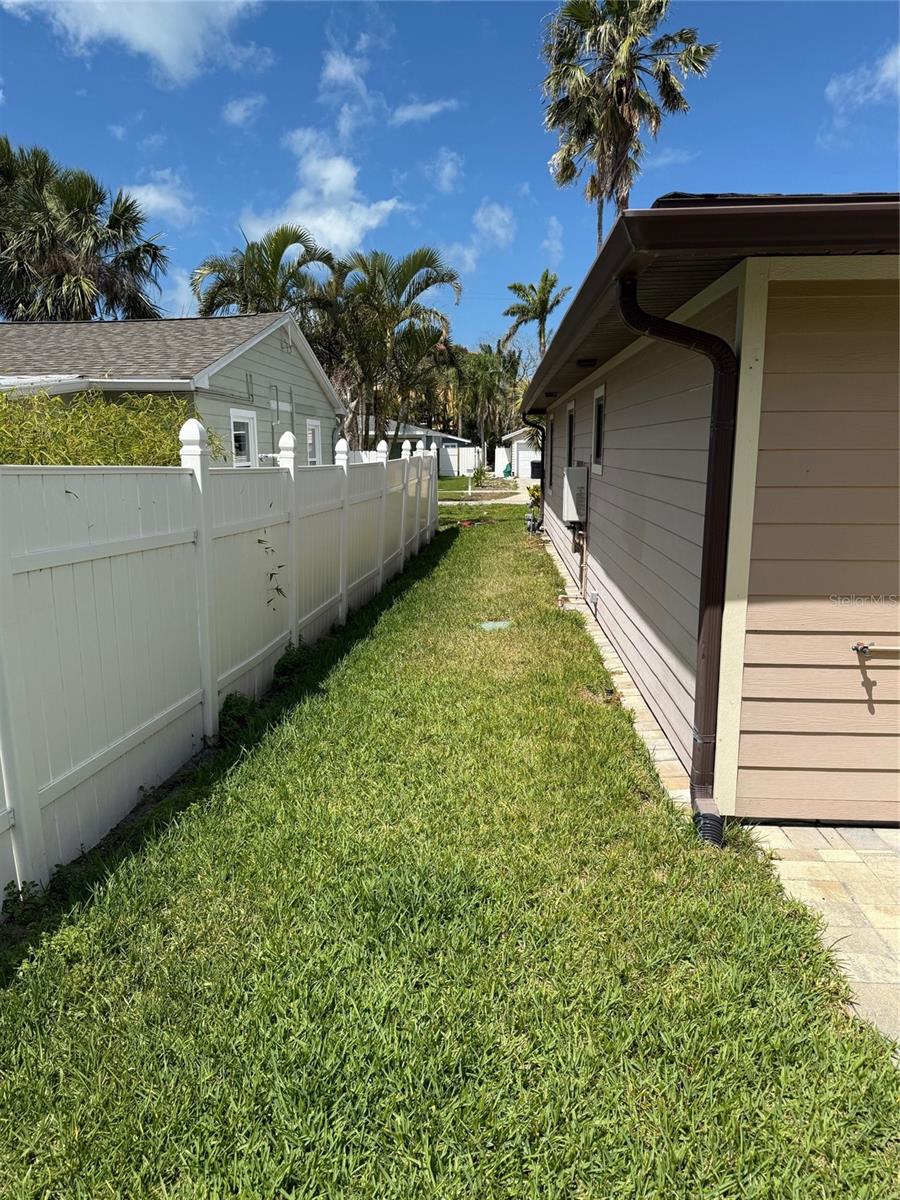 833 Lantana Ave Property Photo 11