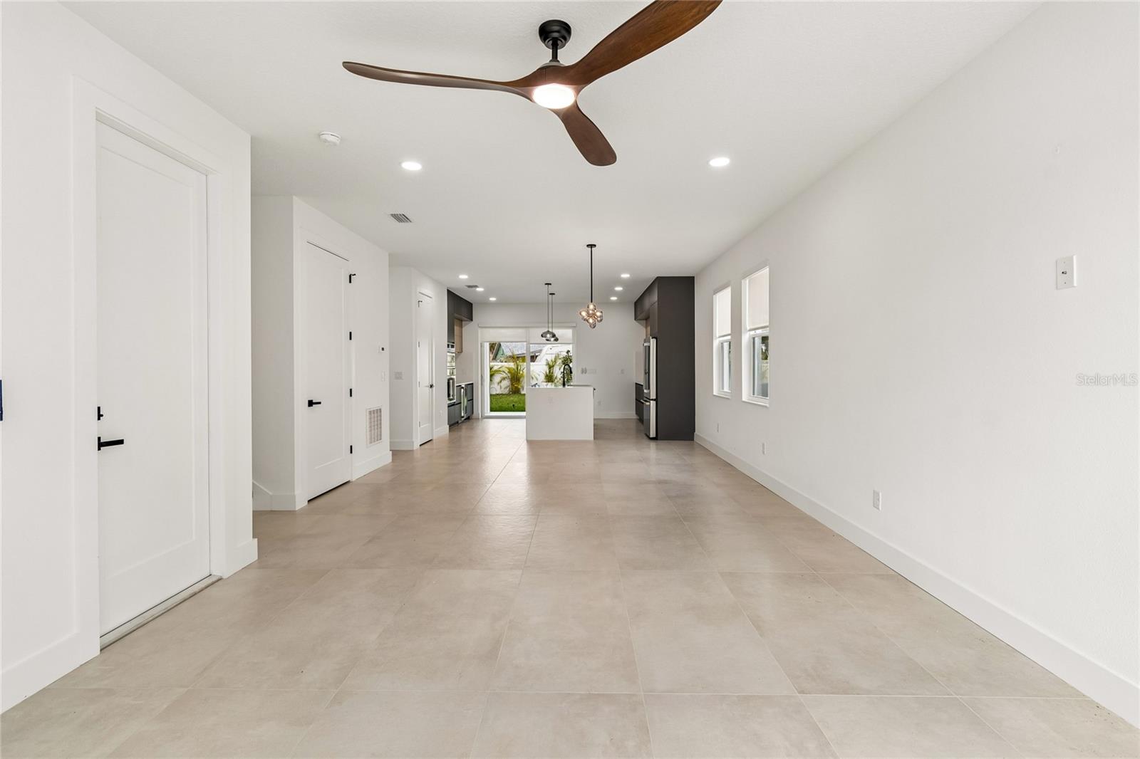 5406 N Pershing Pl Property Photo 8
