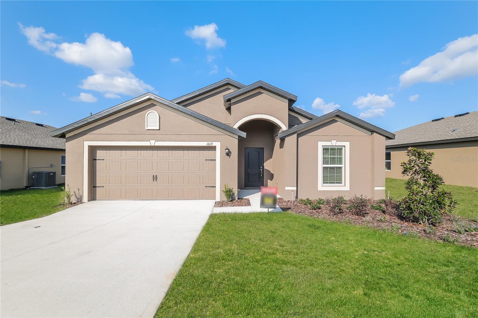1631 Swan Lake Cir Property Photo
