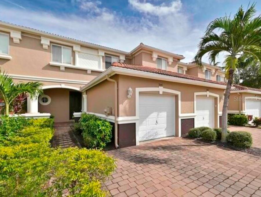 9840 Roundstone Cir Property Photo