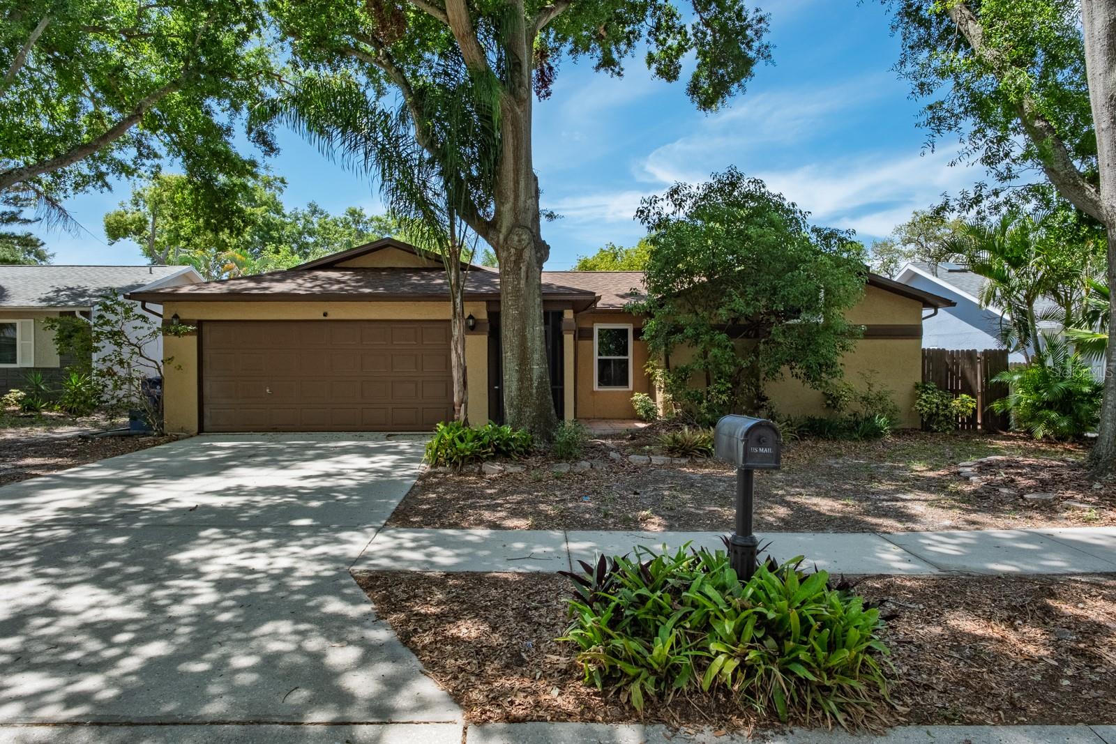 740 Crystal Dr Property Photo