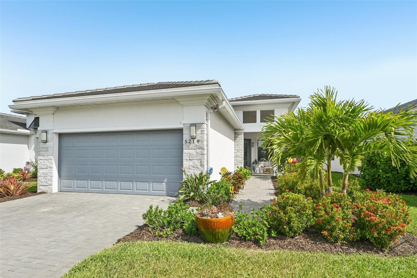 5219 Barnett Cir Property Photo