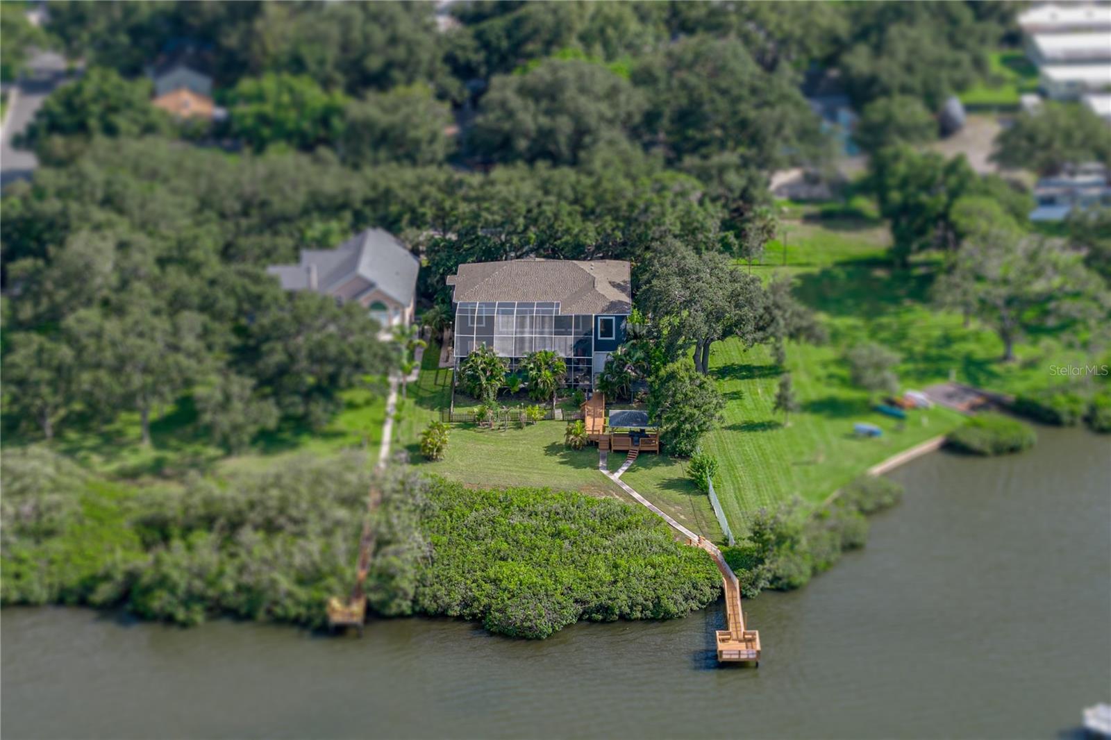 3484 Shore Dr Property Photo 3