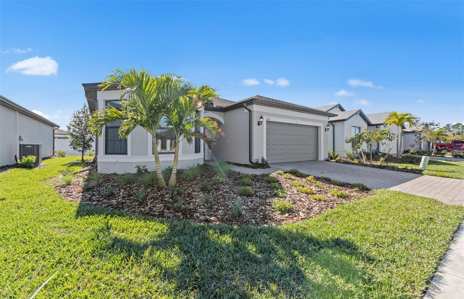 2528 Charter Oak Dr Property Photo 6
