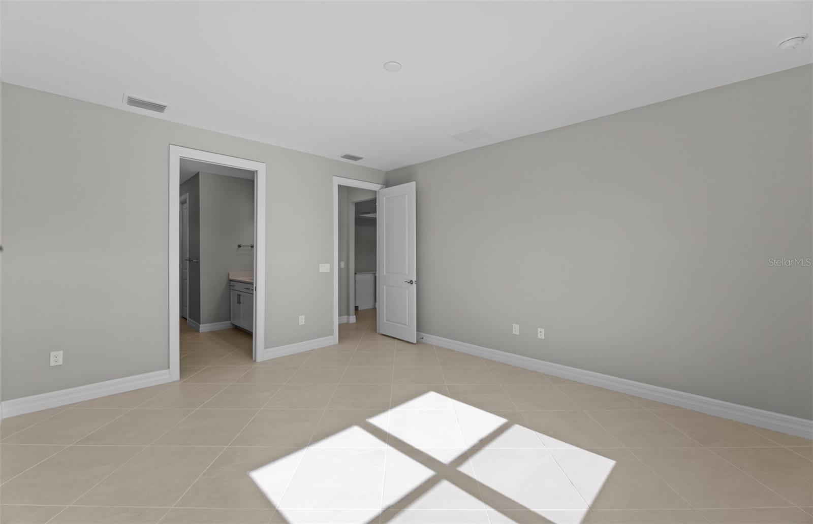 2528 Charter Oak Dr Property Photo 15