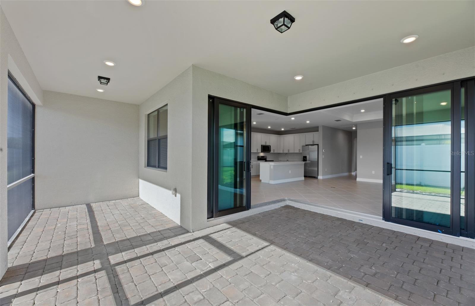 2528 Charter Oak Dr Property Photo 25