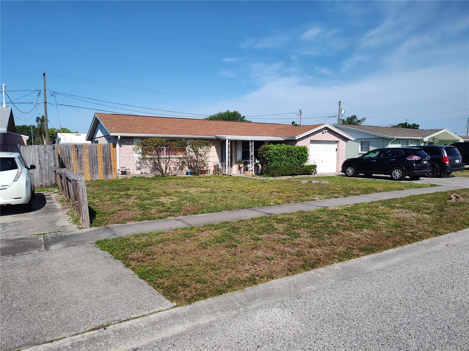 1155 Royalwood Dr Property Photo