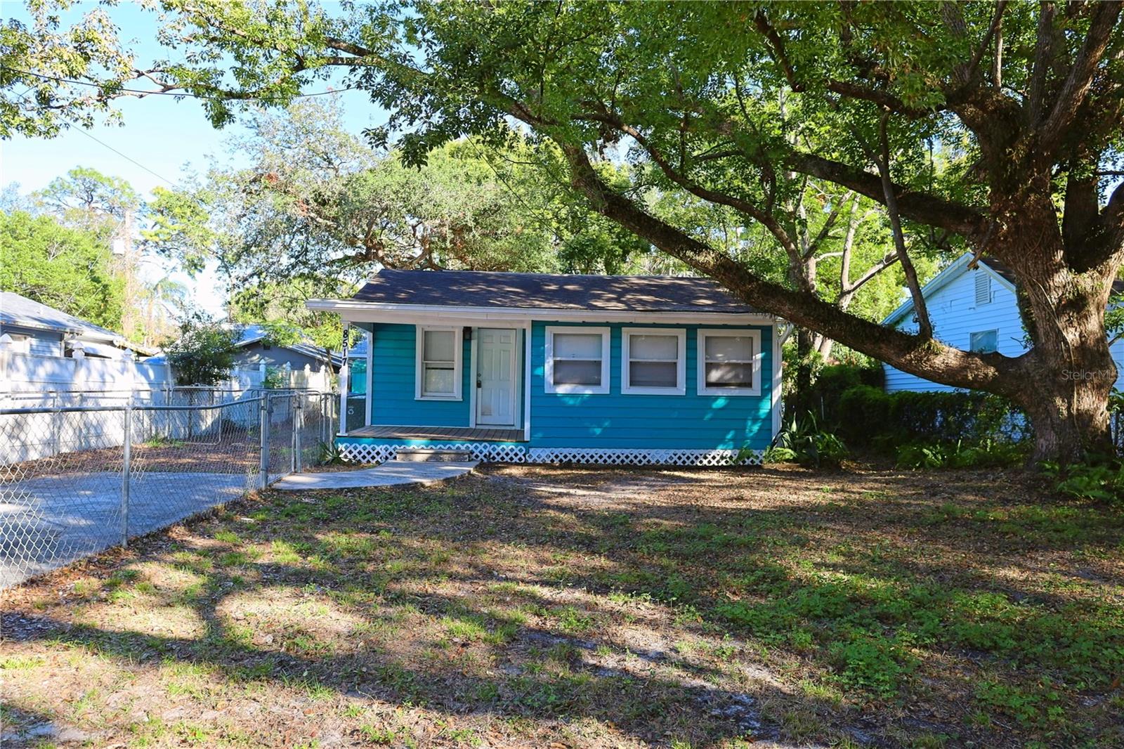 8517 N Newport Ave Property Photo