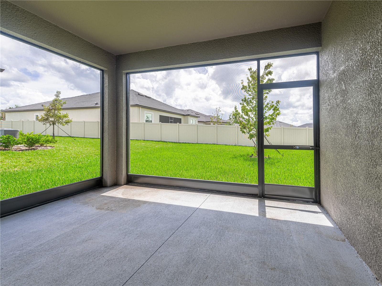 10446 Tupper Cay Dr Property Photo 4