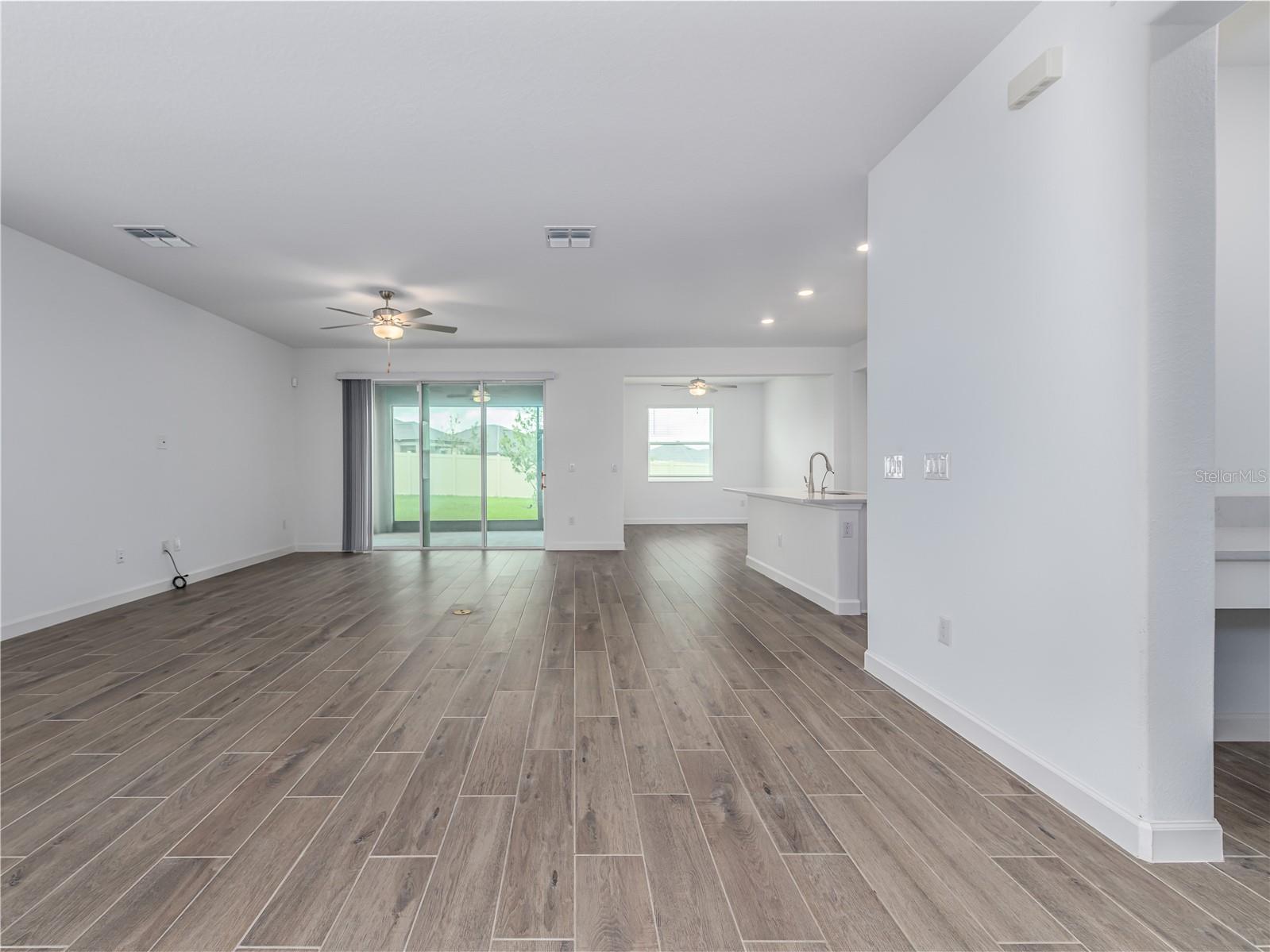 10446 Tupper Cay Dr Property Photo 11