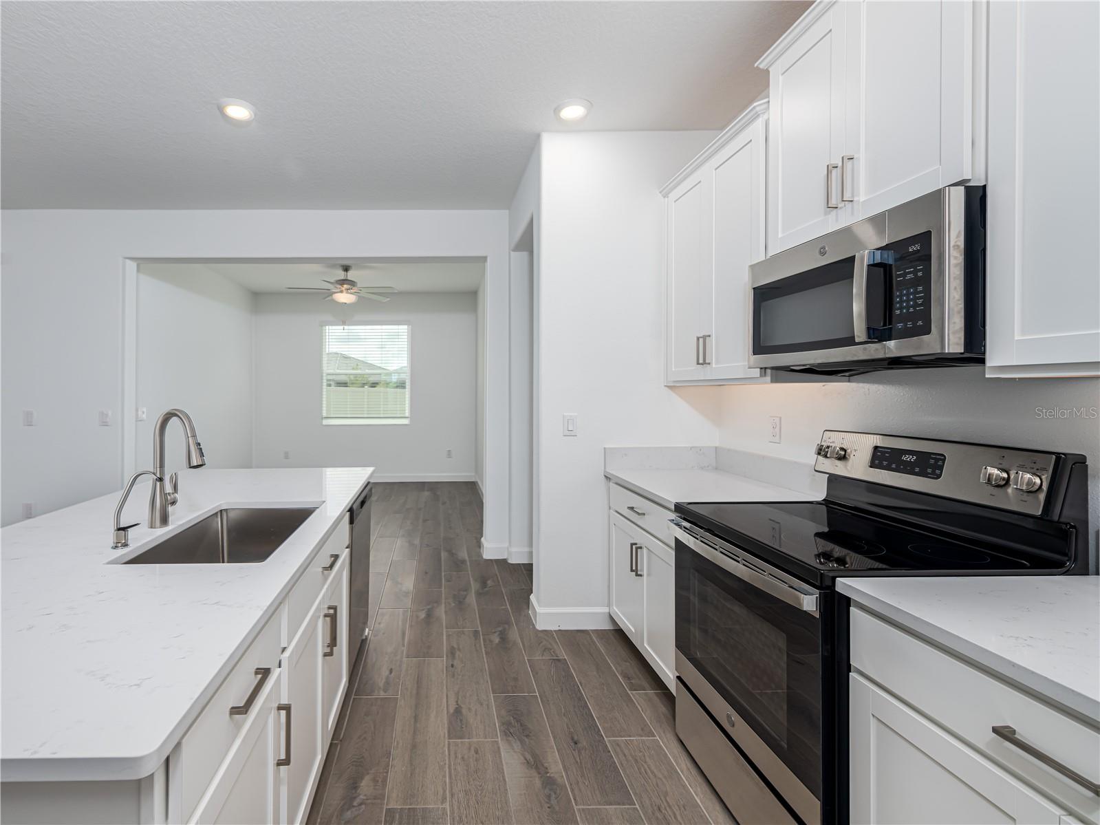 10446 Tupper Cay Dr Property Photo 14