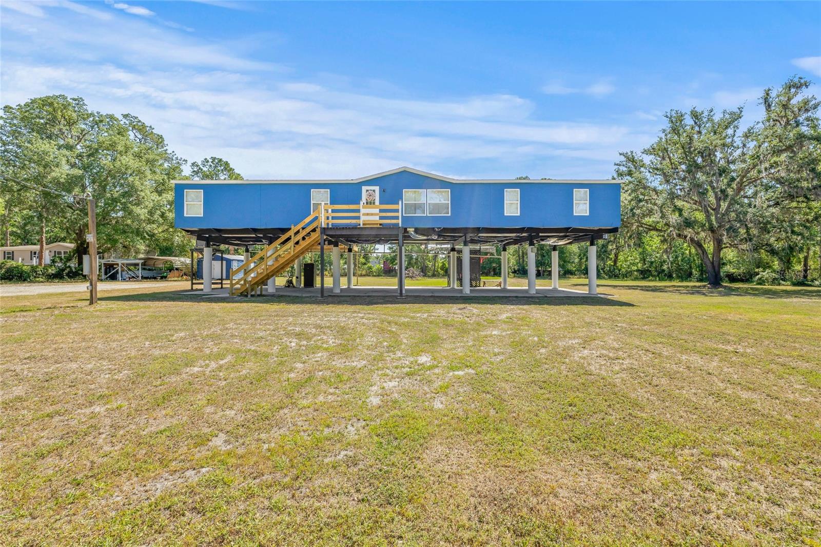 4425 Pine St Property Photo