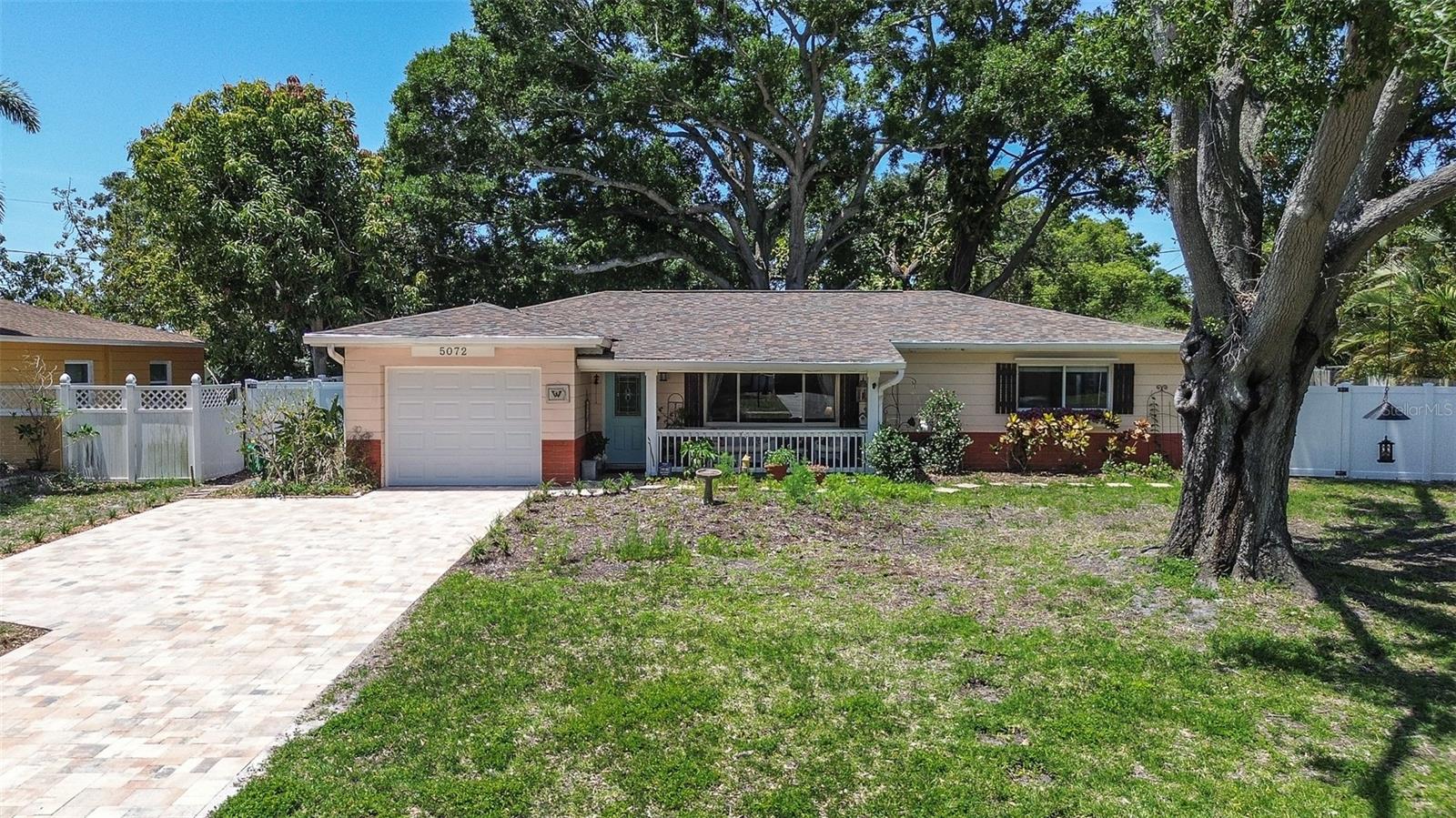 5072 98th Way Property Photo