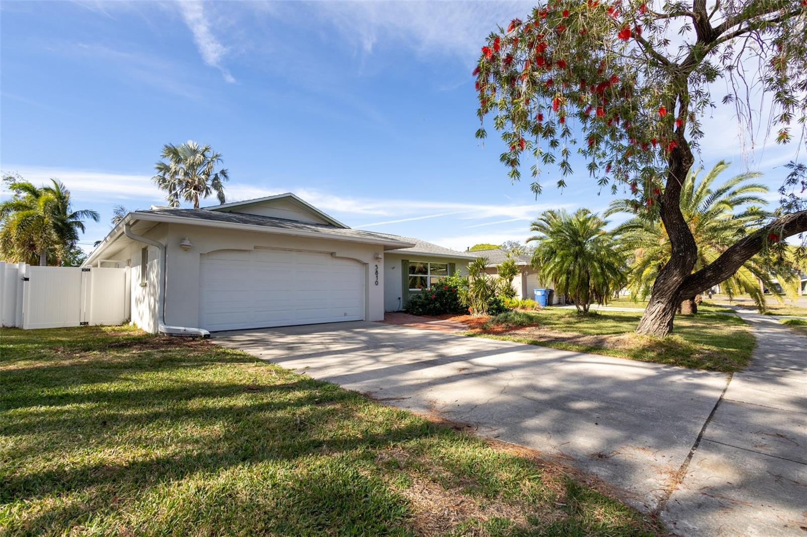5810 Venetian Blvd Ne Property Photo