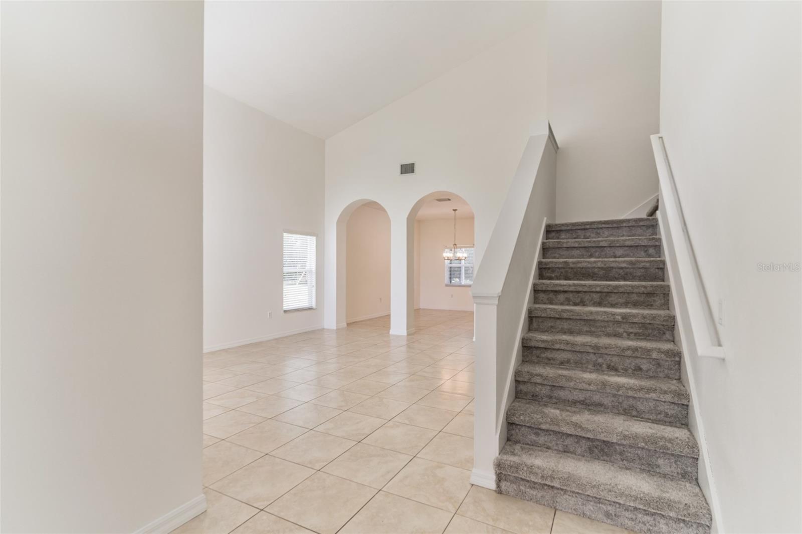 2433 Huron Cir Property Photo 6