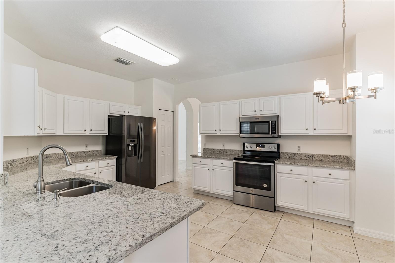2433 Huron Cir Property Photo 12