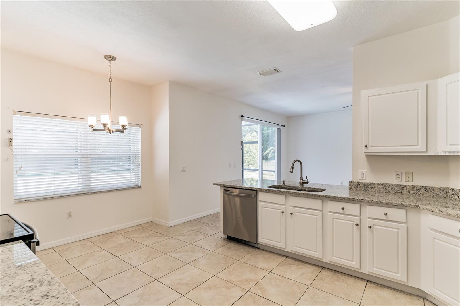 2433 Huron Cir Property Photo 14