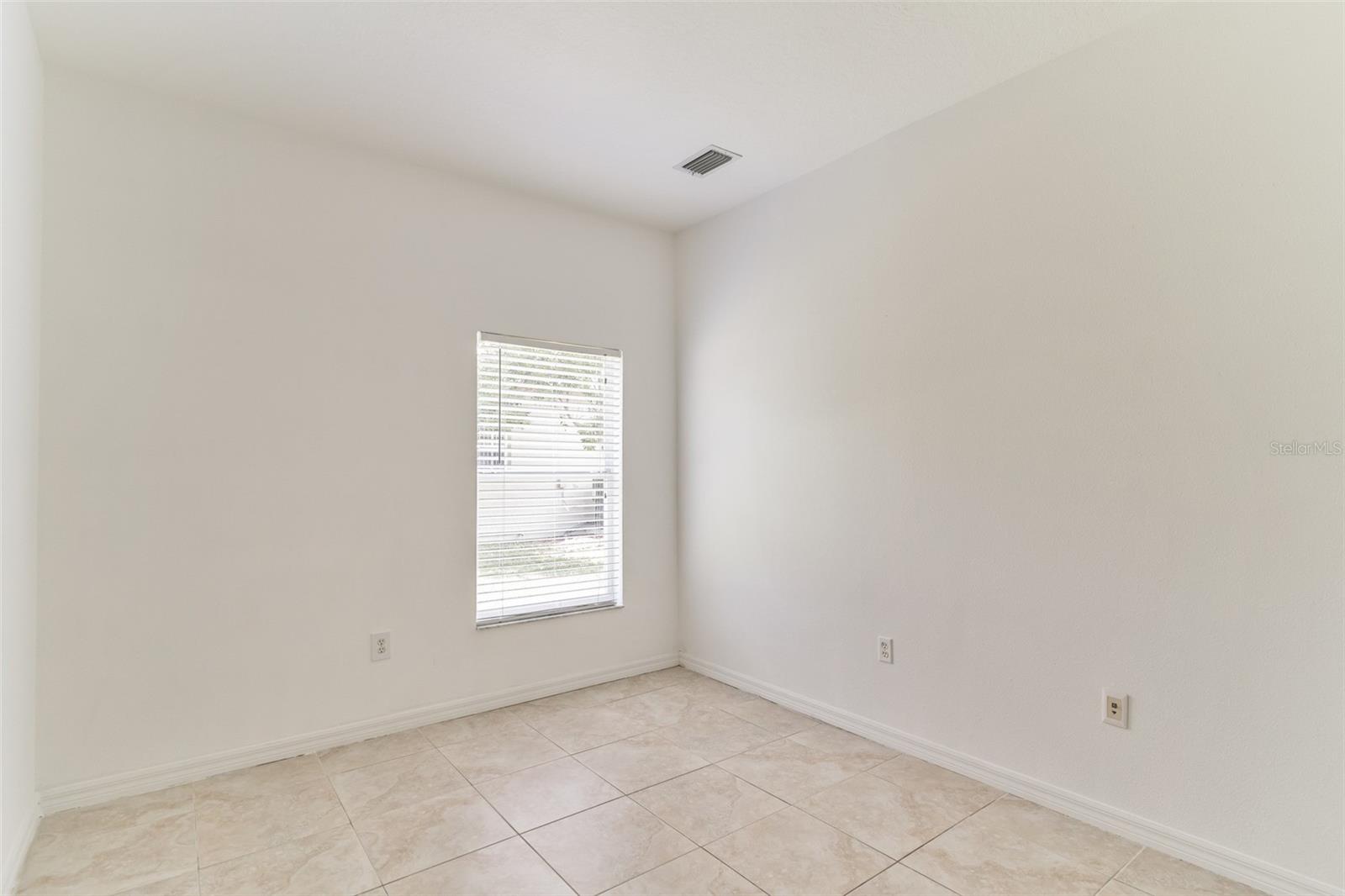 2433 Huron Cir Property Photo 21