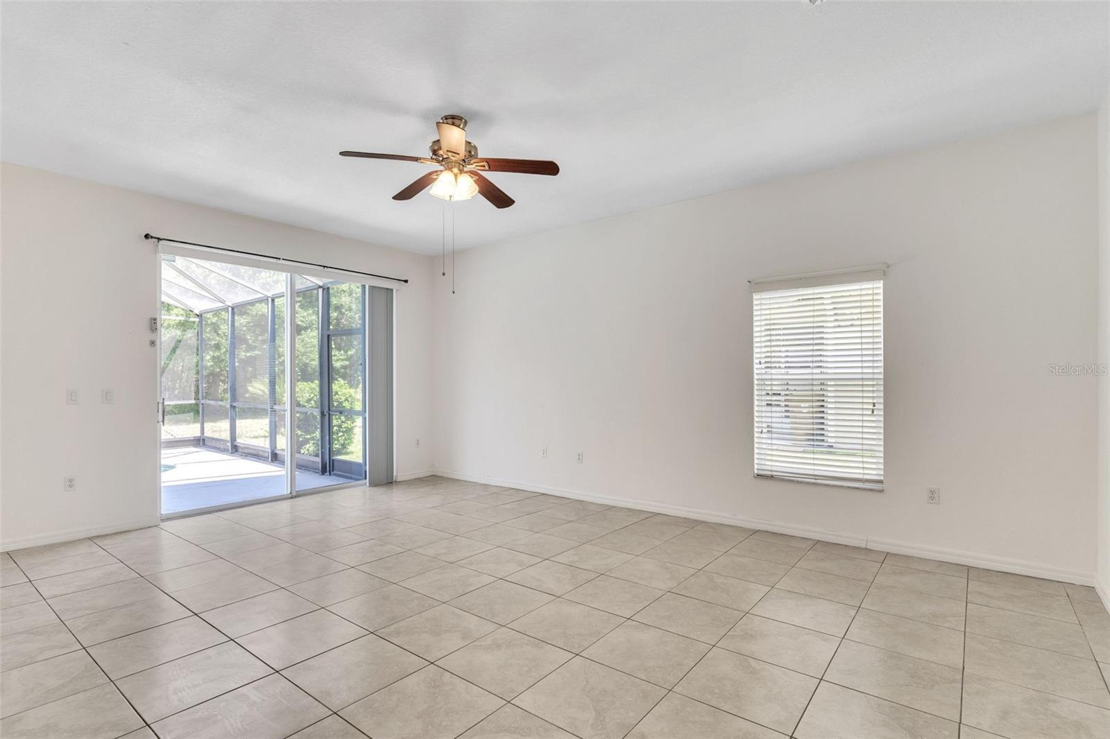 2433 Huron Cir Property Photo 27