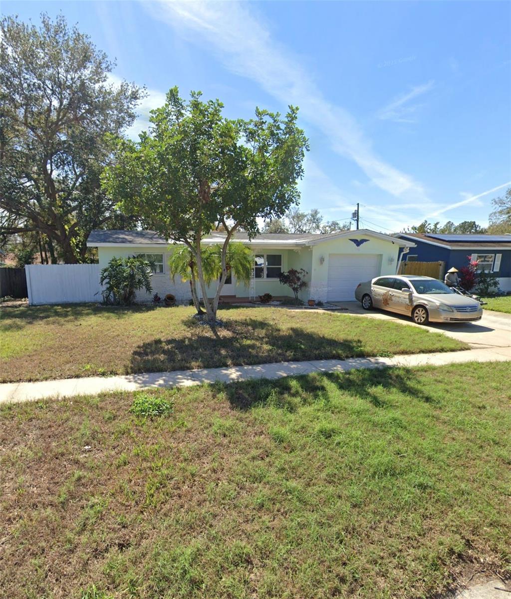 1079 Woodbrook Dr S Property Photo