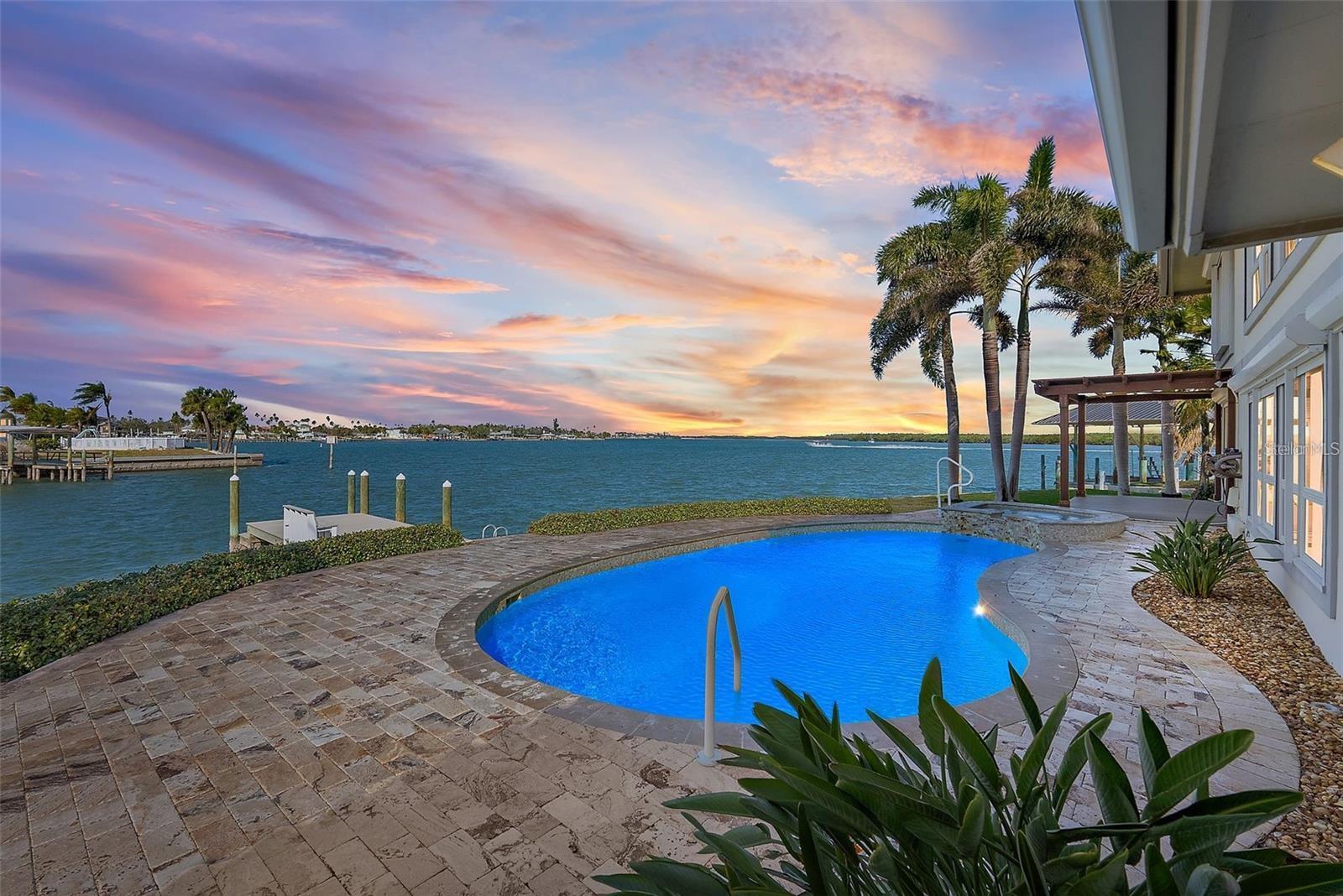 892 Harbor Is Property Photo
