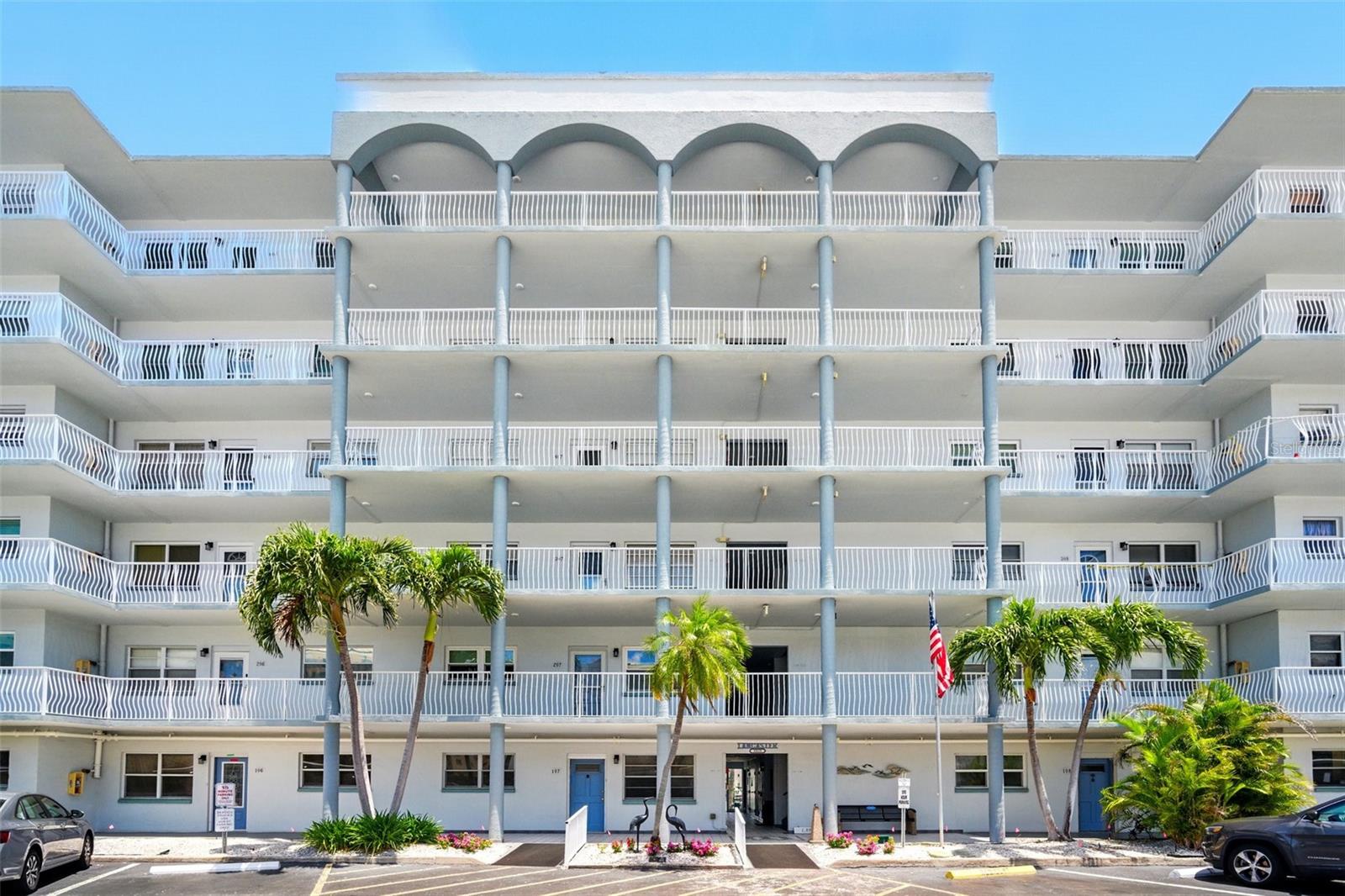5925 Shore Blvd S #611 Property Photo