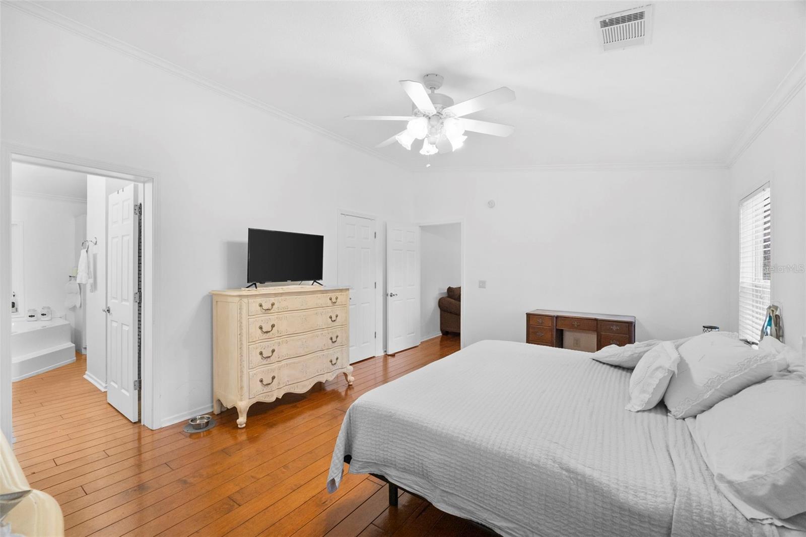 13015 Elm St Property Photo 15