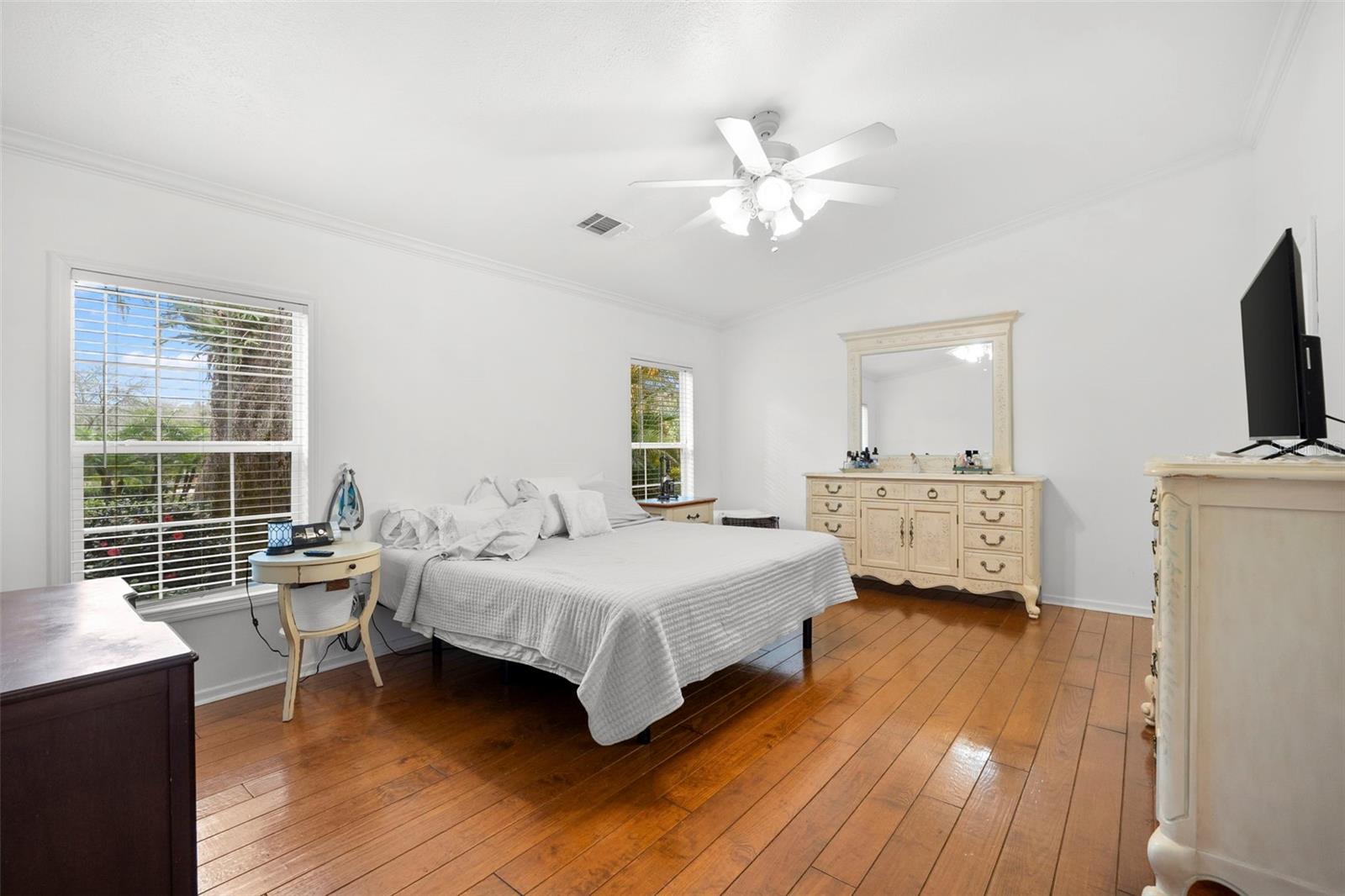 13015 Elm St Property Photo 16