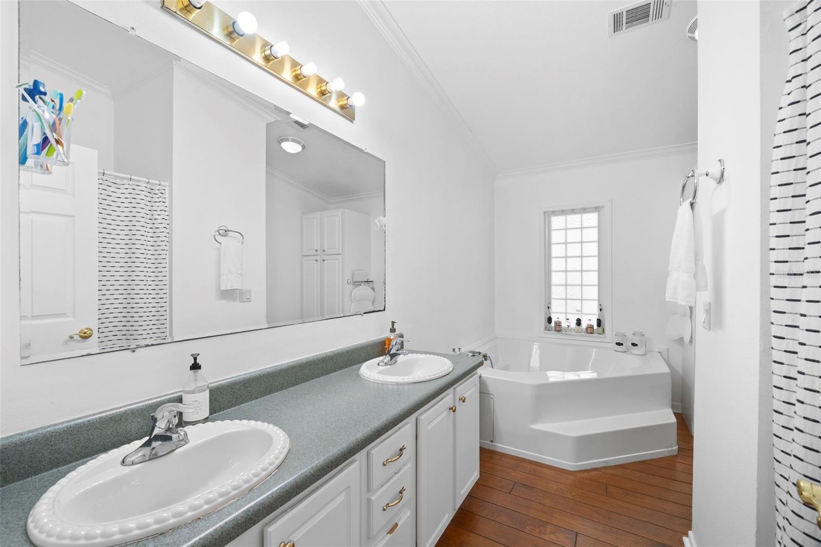13015 Elm St Property Photo 17