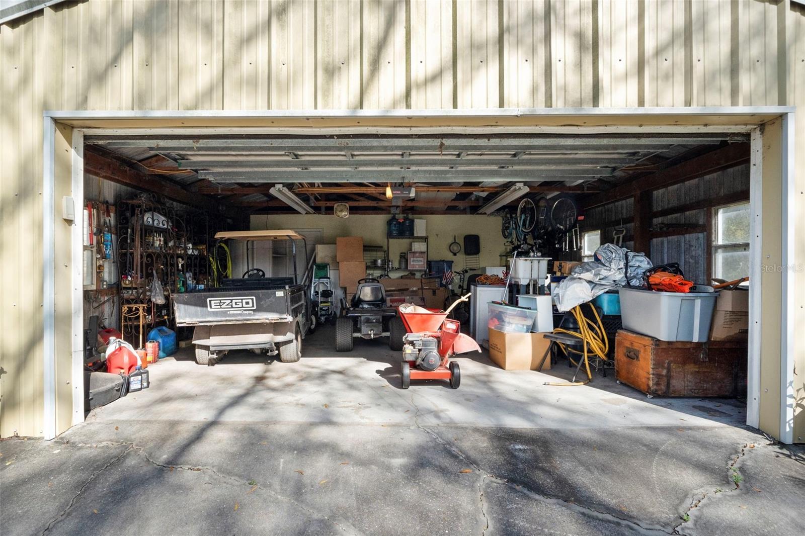 13015 Elm St Property Photo 23
