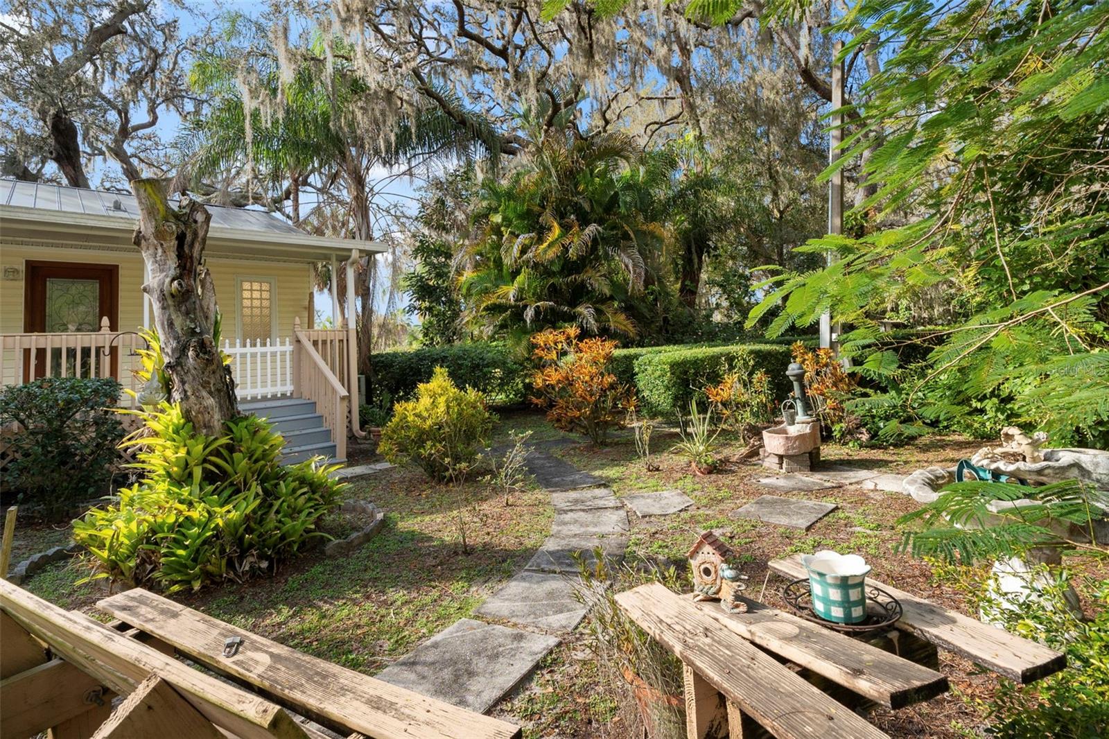13015 Elm St Property Photo 25