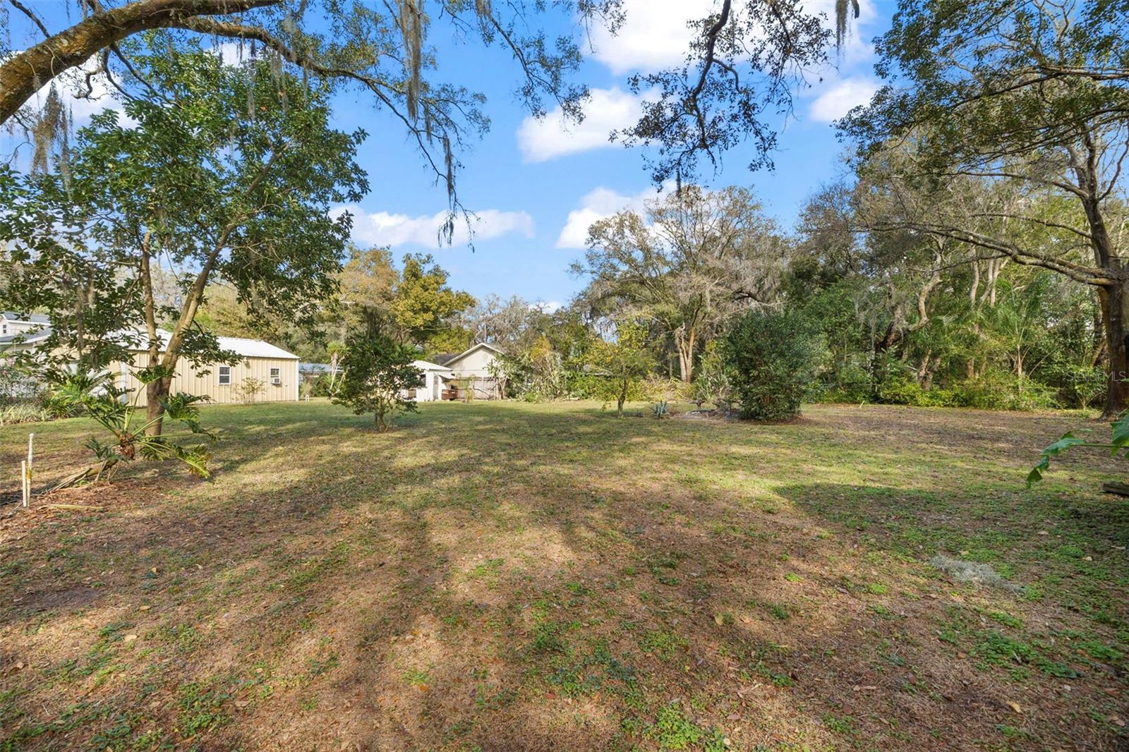 13015 Elm St Property Photo 29