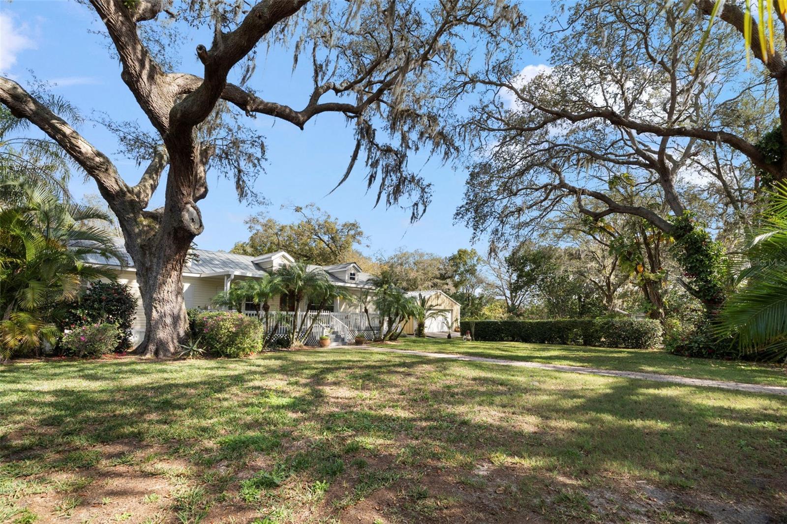 13015 Elm St Property Photo 32