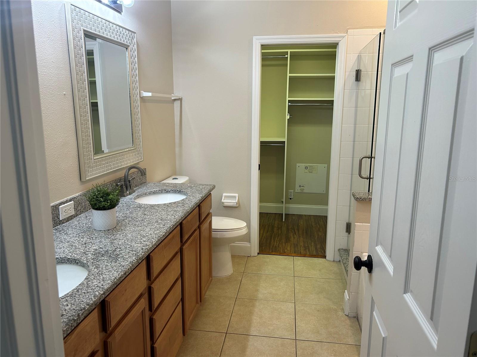3292 Covered Bridge Dr E Property Photo 16