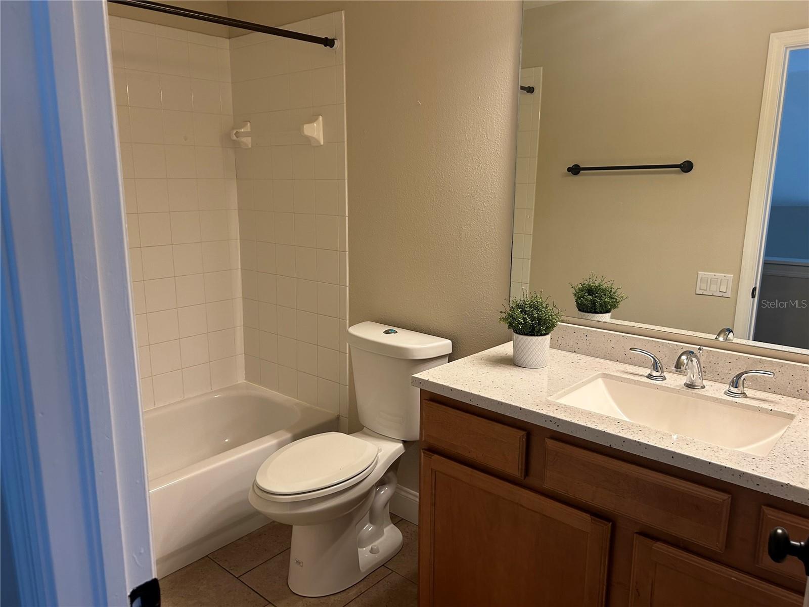 3292 Covered Bridge Dr E Property Photo 23