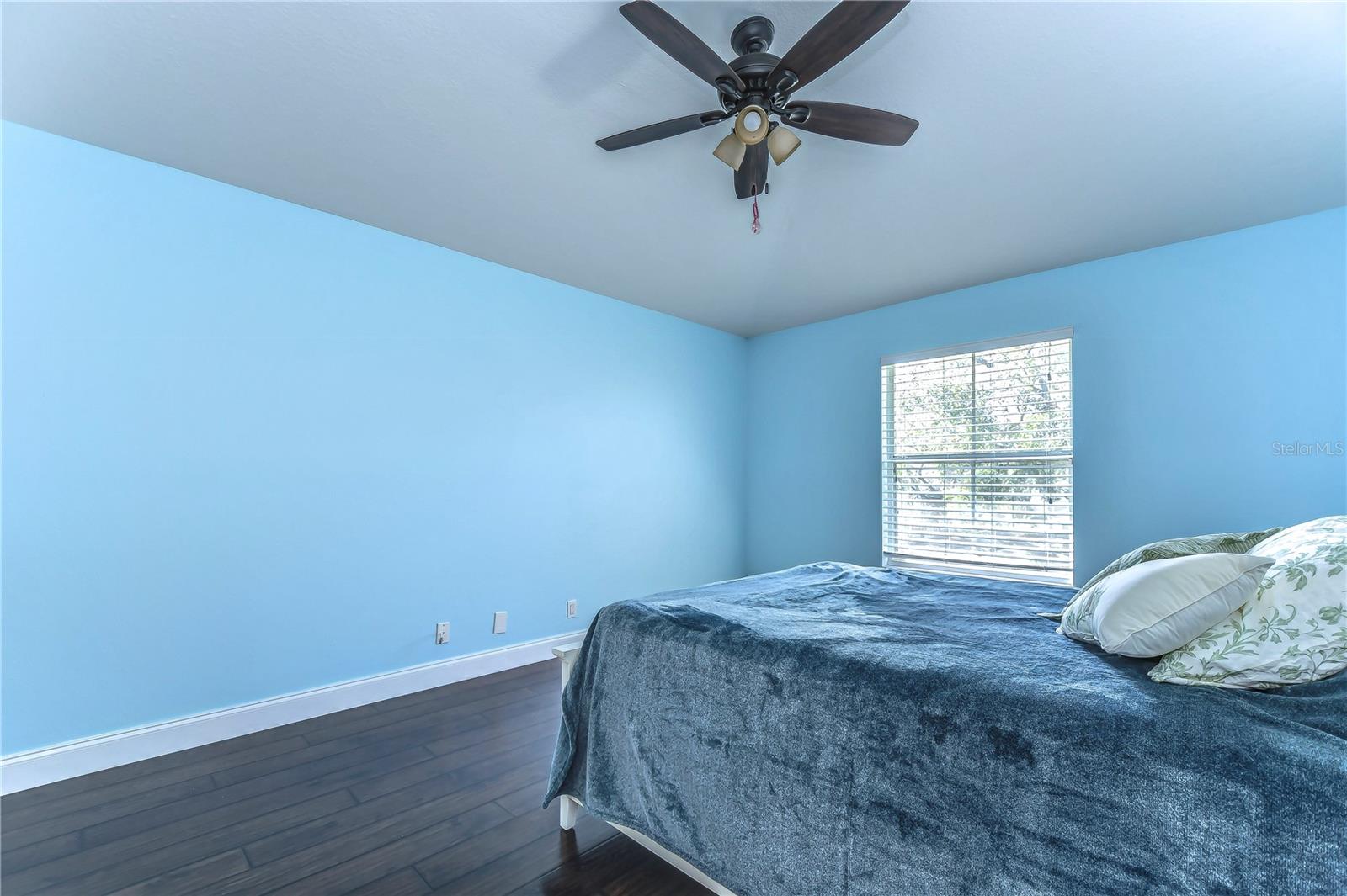 3292 Covered Bridge Dr E Property Photo 25