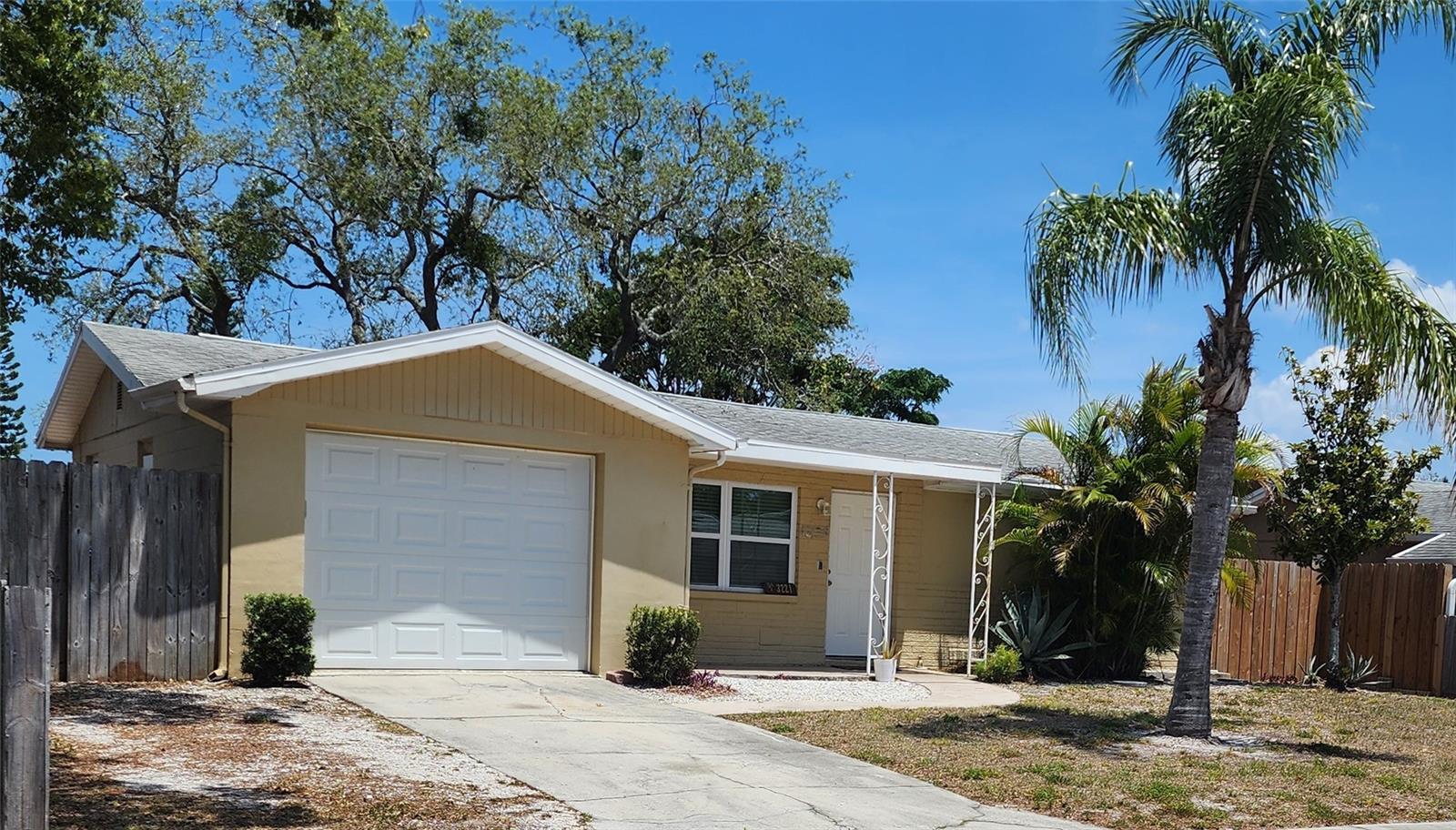 3221 Fairmount Dr Property Photo
