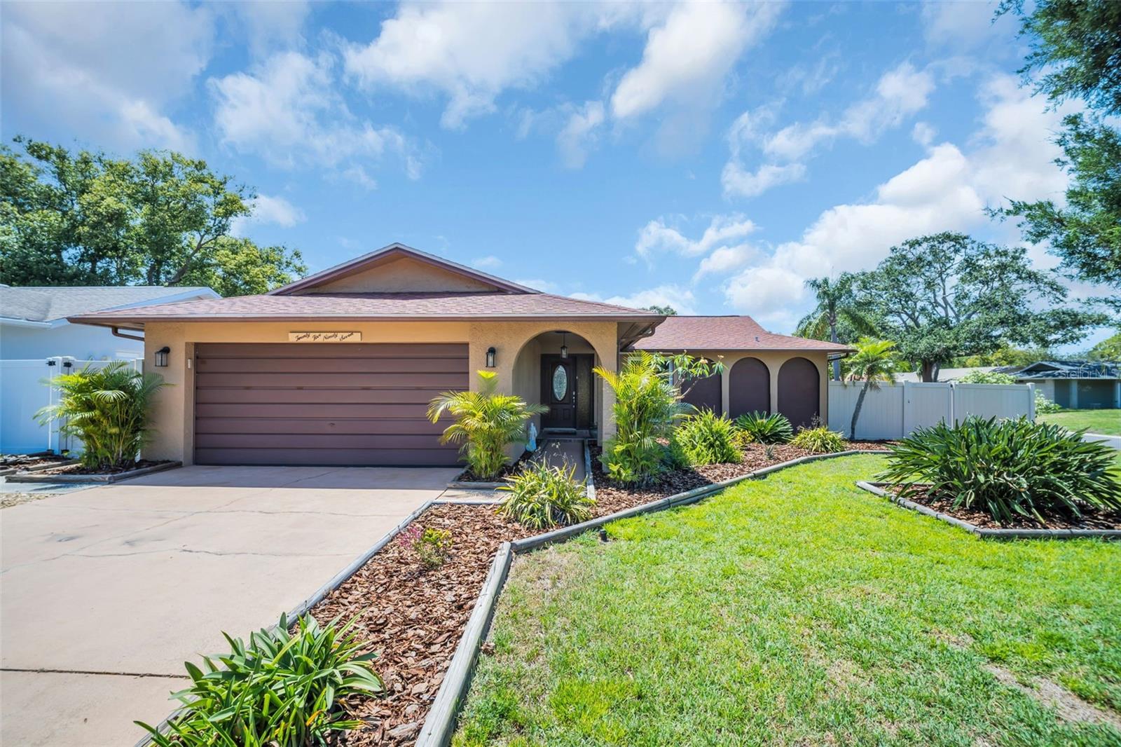 2597 Bramblewood Dr E Property Photo 1