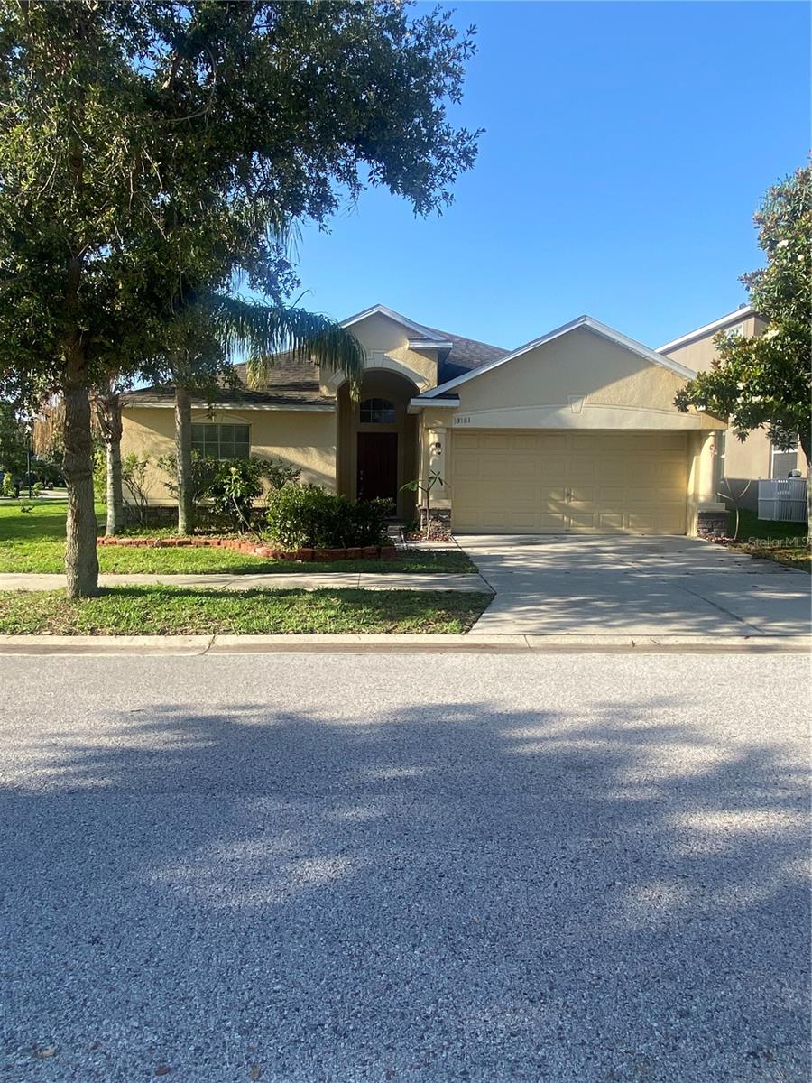 13181 Royal Pines Ave Property Photo